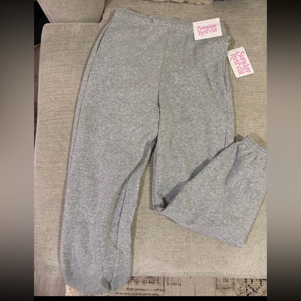 Gray Sunday retreat joggers